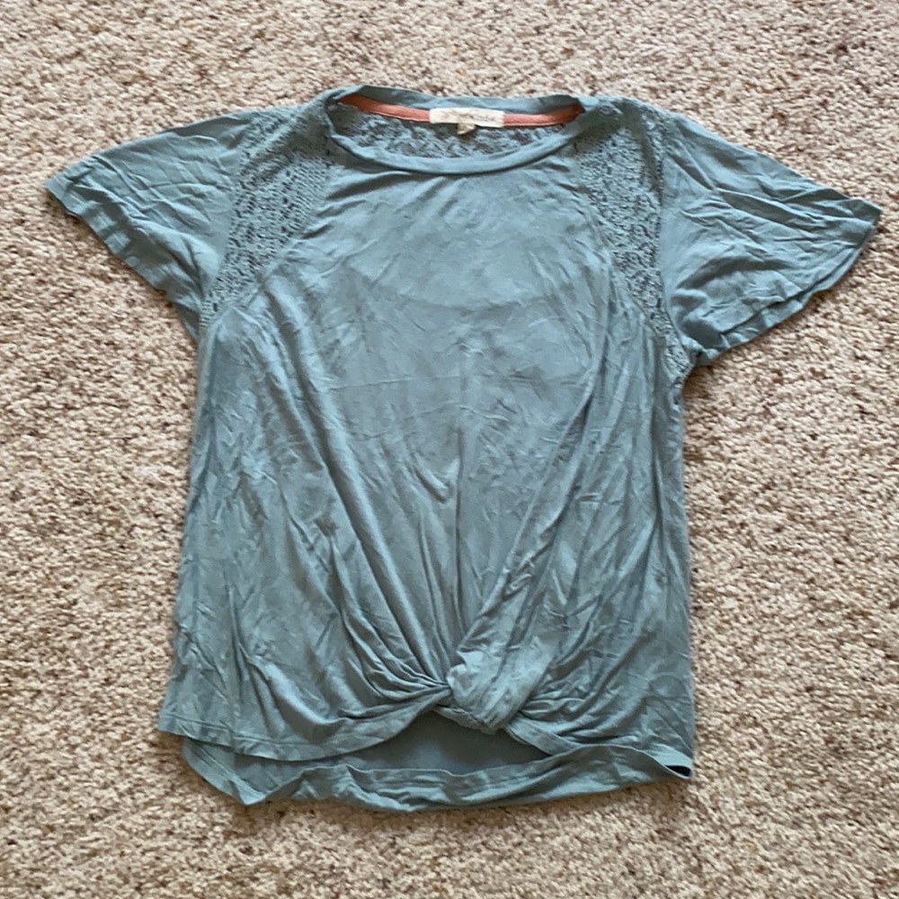 Rewind Twist Front Top
